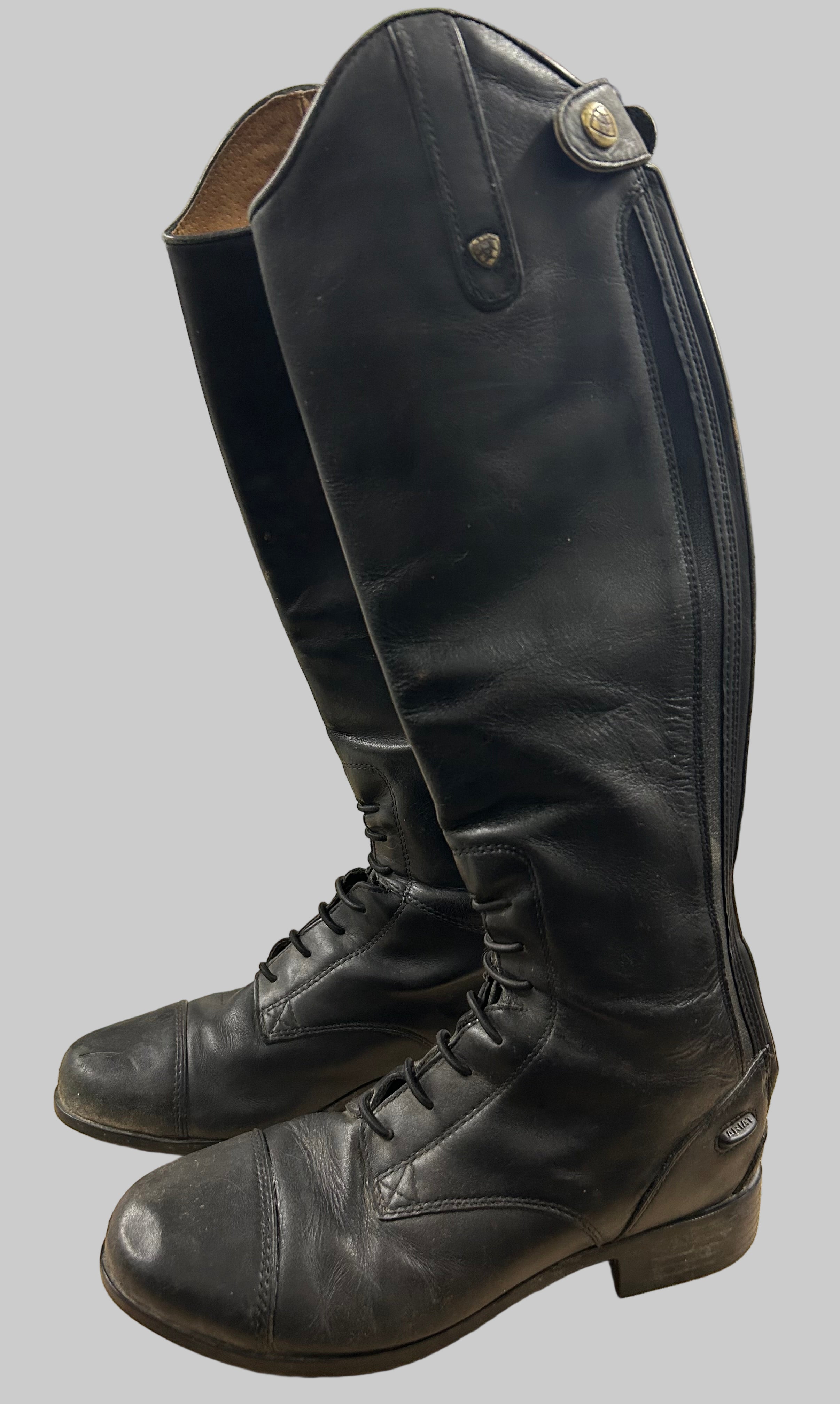 Ariat Field Boots Black Size 4, x slim, short. Kids Used