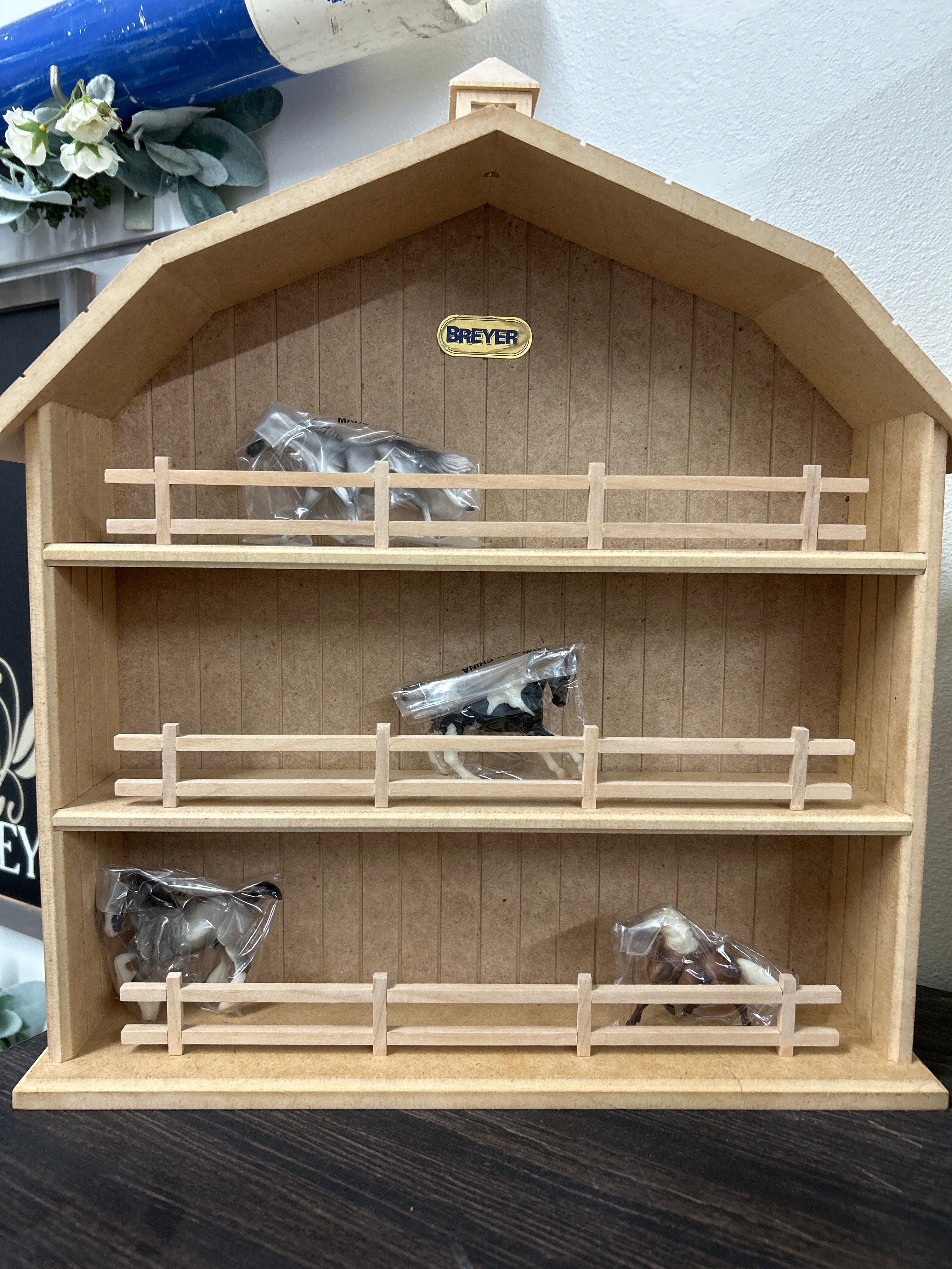 Breyer stable with 4 horses.