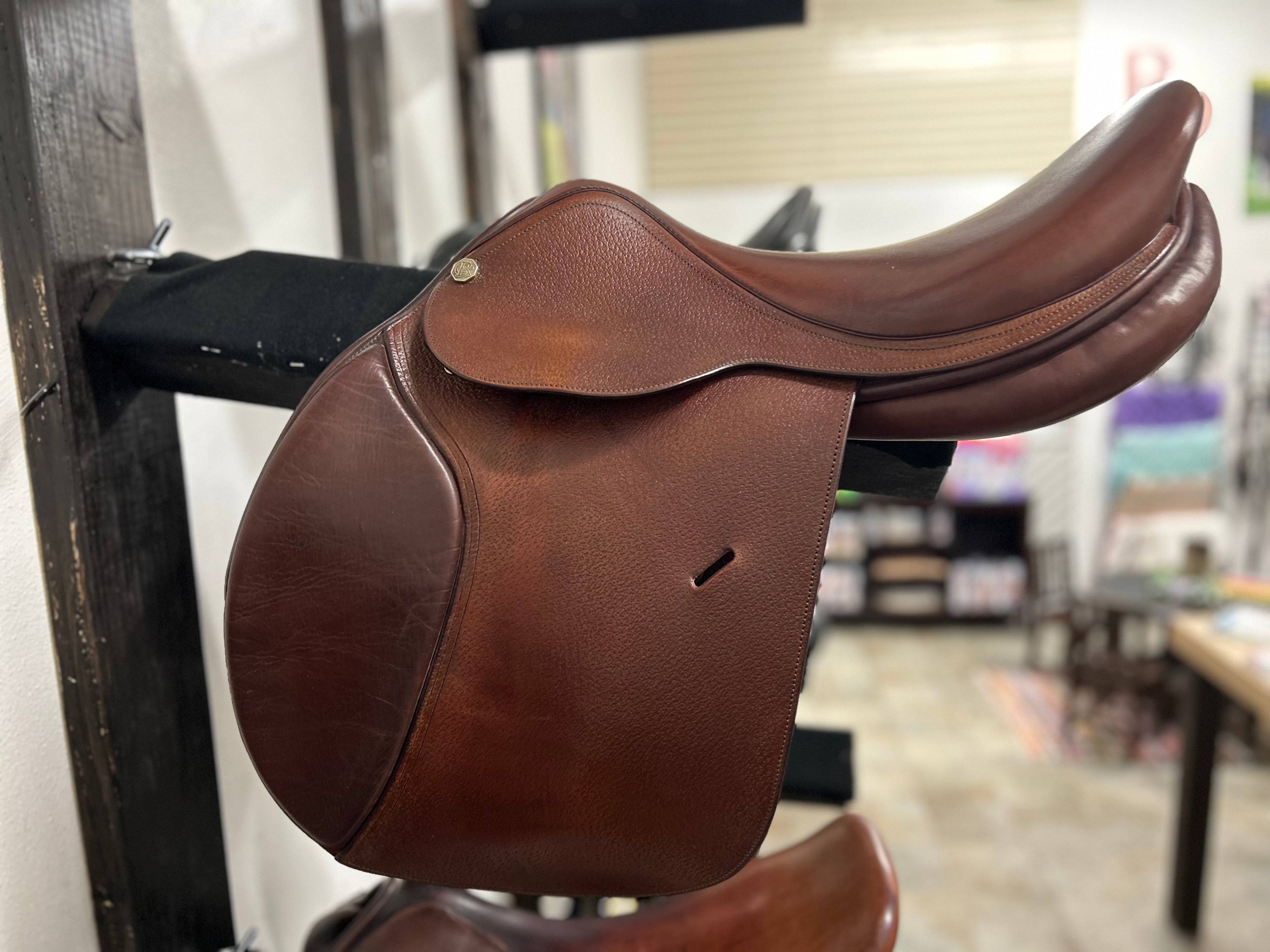 Barnsby saddle jump 17.5”