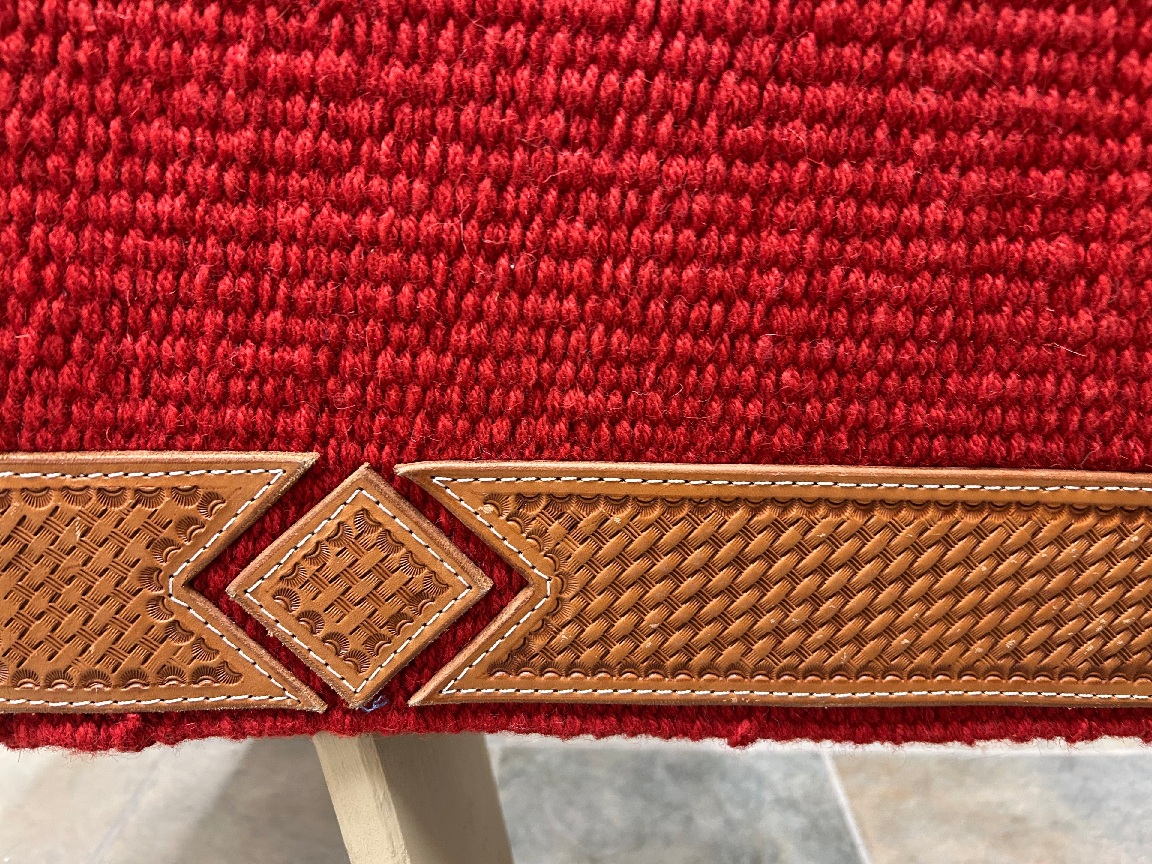 Western showpad 33x38 red, leather basketweave