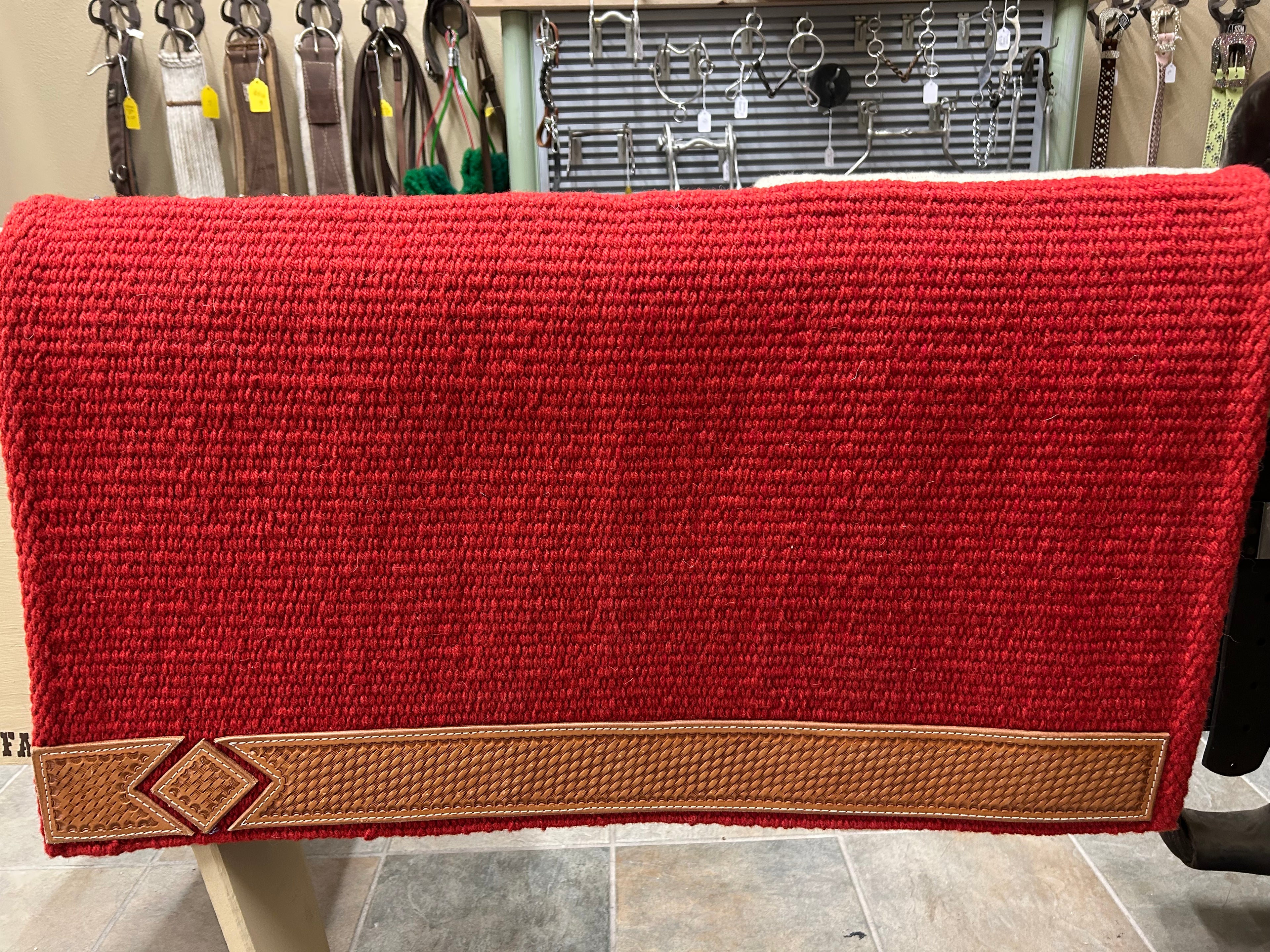 Western showpad 33x38 red, leather basketweave