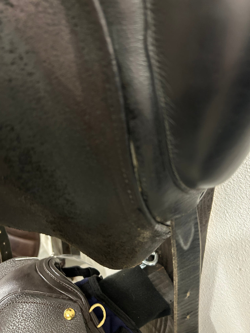 Dressage saddle 16.5 Custom Saddlery