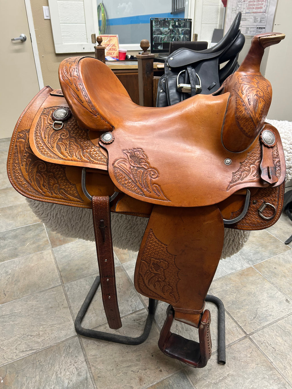 Big Horn Ranch Saddle 15.5-16 seat Semi-Full QH Bars