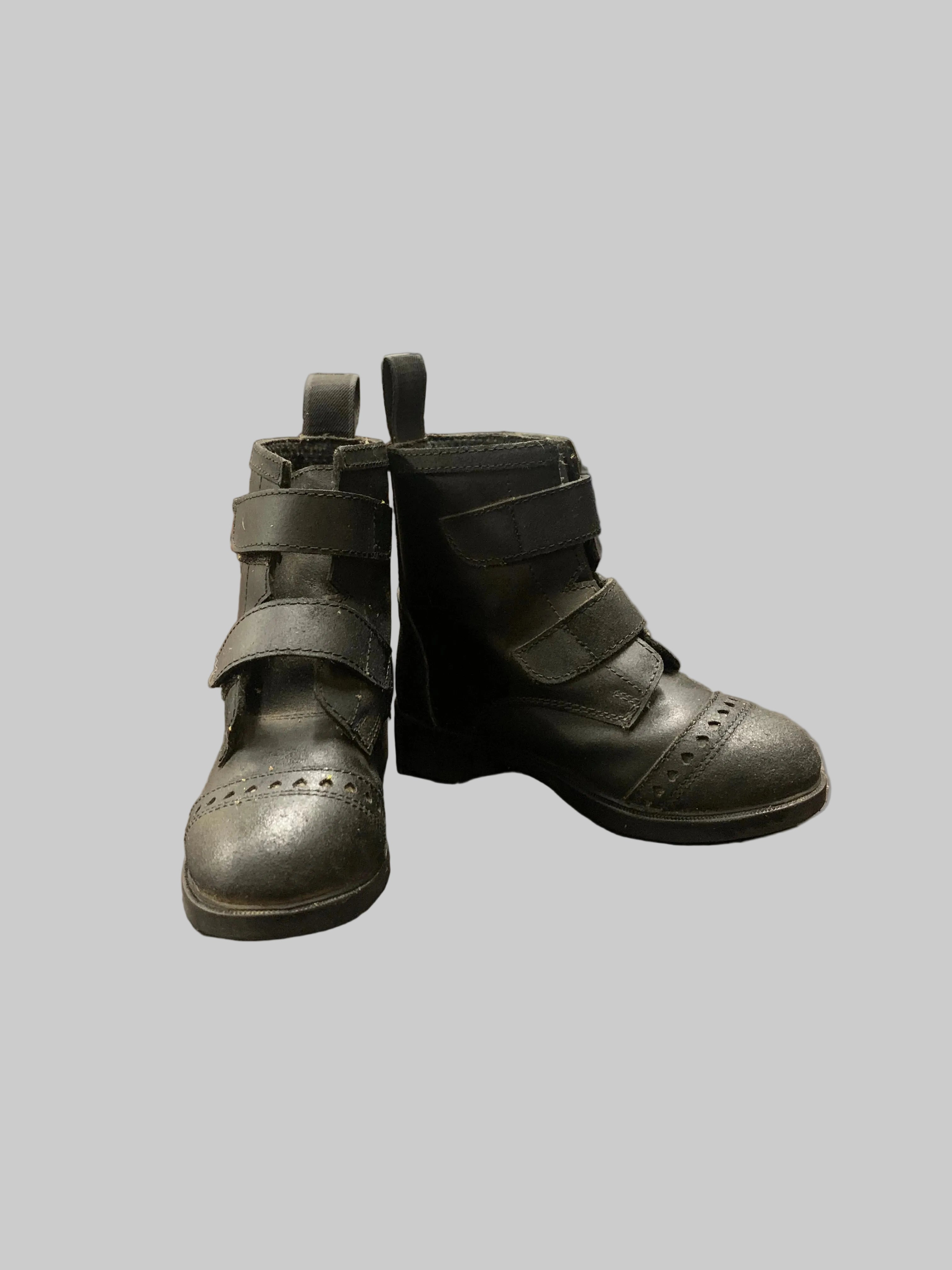 Belle & Bow Paddock Black Boots Kids Size 8T