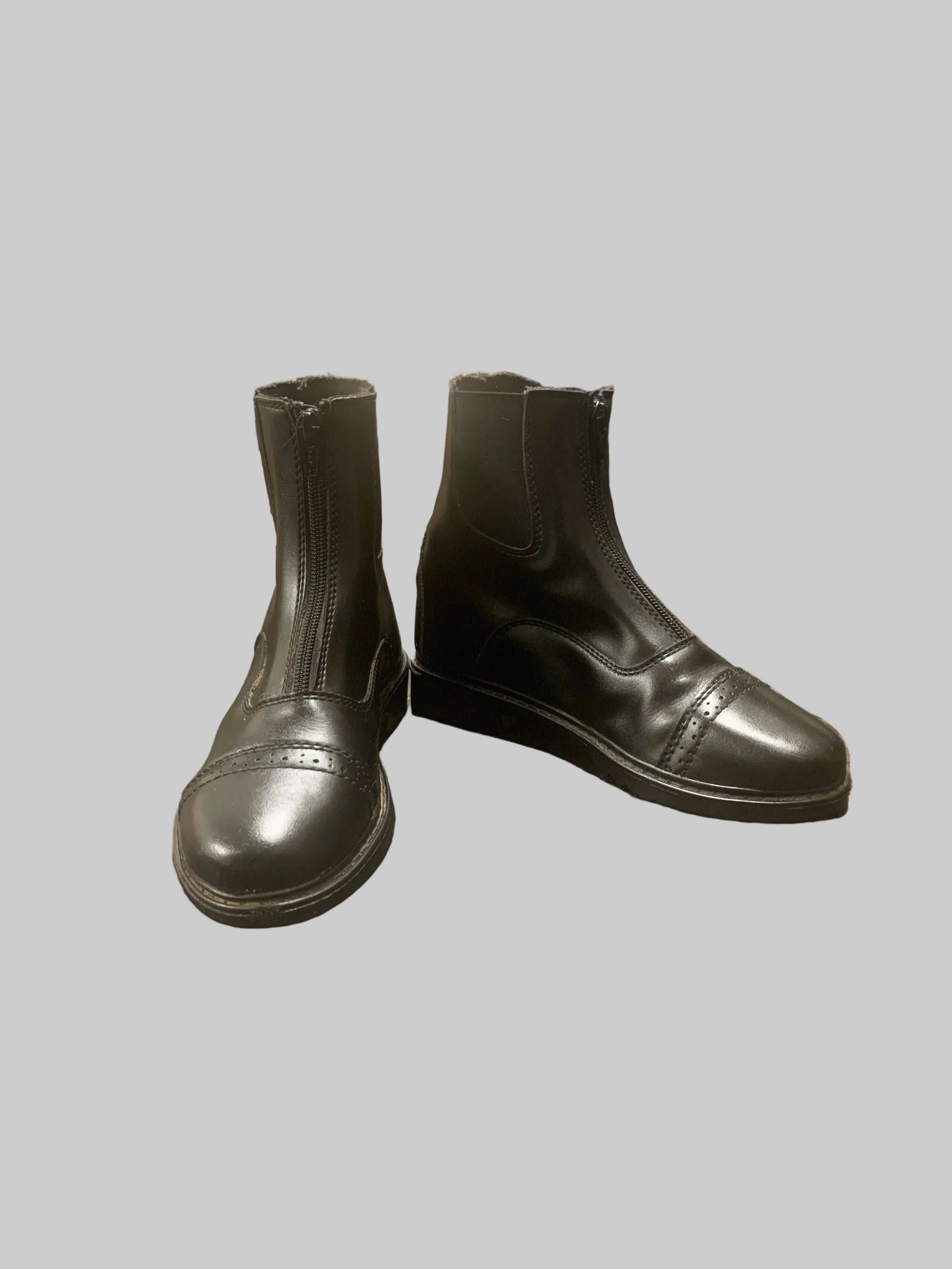 TuffRider Black Boots Size 3 Kids