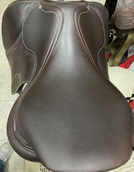 Antares Jumping Saddle 18” Seat Forward Flap M