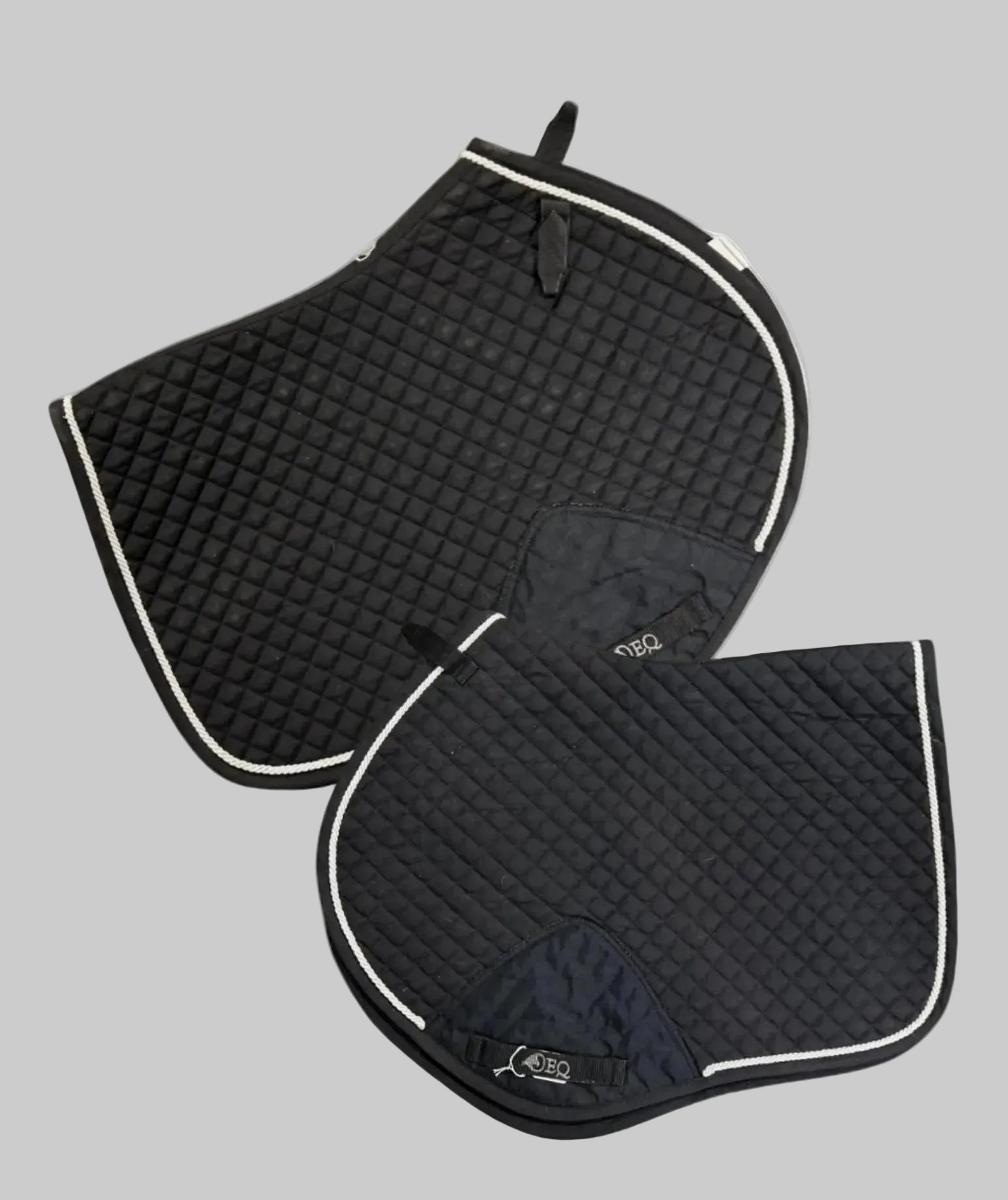 English Saddle Pad Square With Rounded Front black/white AP/close contact